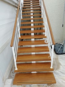 Ξύλινα σκαλοπάτια